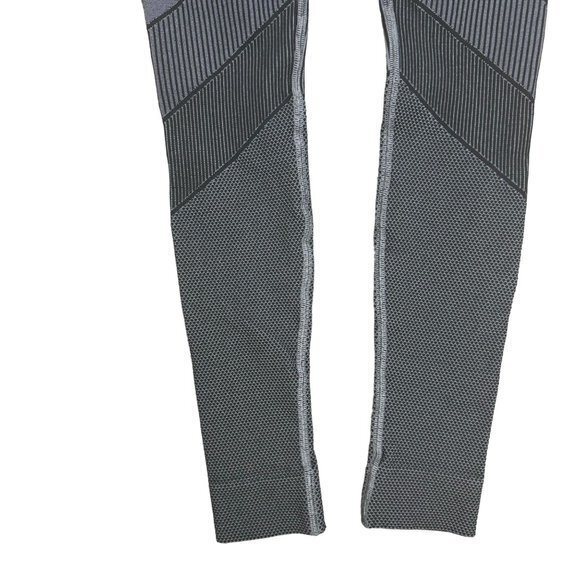 Athleta‎ Womens Size Small Gray Black Flurry Base Layer Tight Leggings - Picture 3 of 8